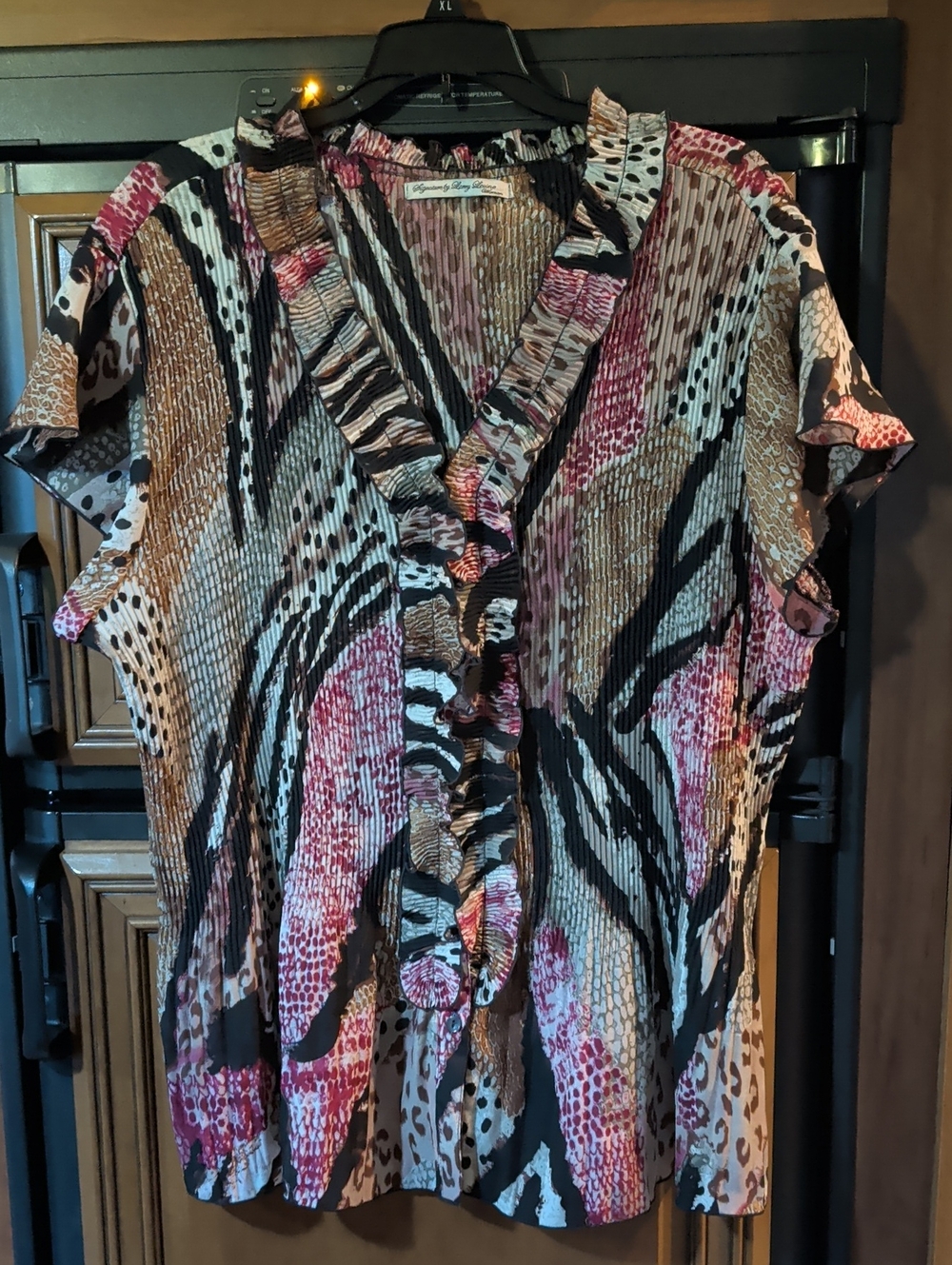 Larry Levine Multicolor Ruffled V-Neck Blouse